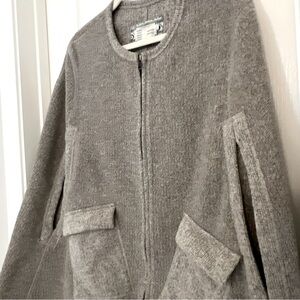 Antropologie Saturday Sunday Women’s sweater Medium, gray Full zip sleeveless